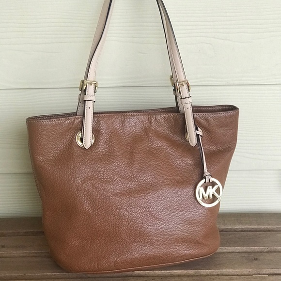 Michael Kors Handbags - Michael Kors pebbled Leather tote